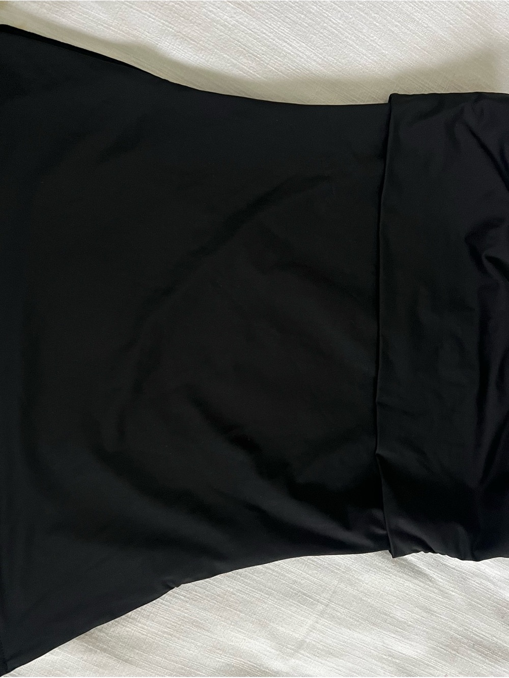 Princess Polly Black Crop Top - Sleek Off-Shoulder Style